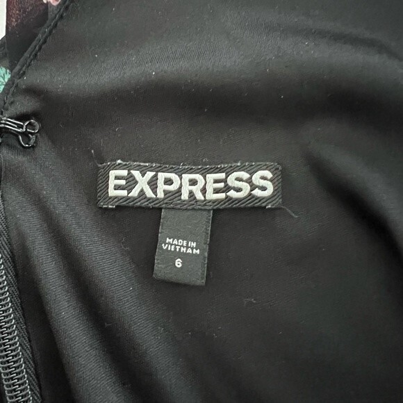 Express Dark Floral Babydoll Mini‎ Dress Ruffled Flowy Lightweight Size 6 - Picture 9 of 15